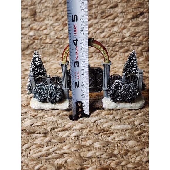 Christmas Village Gate Resin Holiday Accessory Rite Aid - Picture 5 of 5